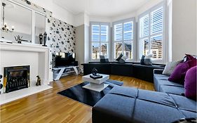 Peaceful And Radiant 3Br Flat